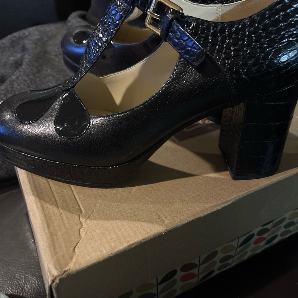 Clarks x Orla Kiely Glossy Black T-Strap Mary Jane’s platform Heels - Picture 2 of 8